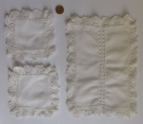 3 vintage mats Matching doilies table linen or dressing table set L