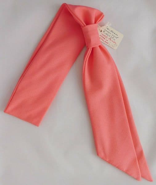 Girls ready-knot cravat scarf salmon pink hippie era vintage 1960s tie UNUSED
