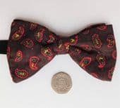Paisley pattern silk bow tie Vintage 1970s 1980s brown size 11 12 13 14 15 16 17