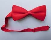 Vintage red satin bow tie to fit collar size 10 to 17 pre-tied vintage CH